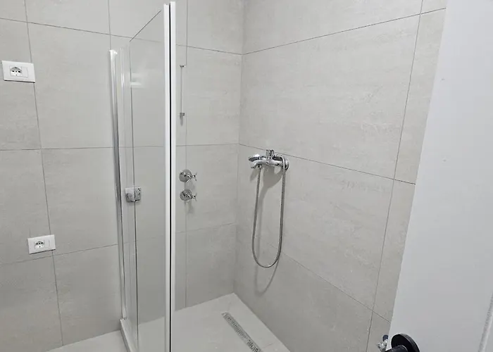 Apartman Bright Steps From The Shore *