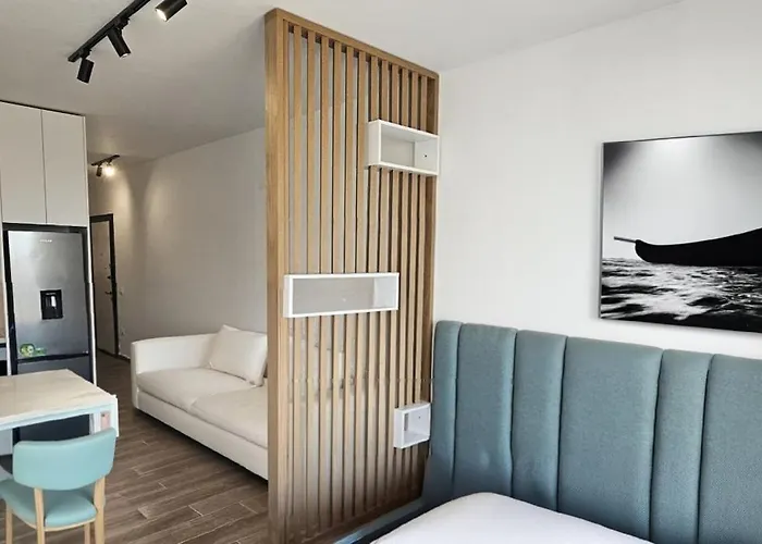 Apartman Bright Steps From The Shore *